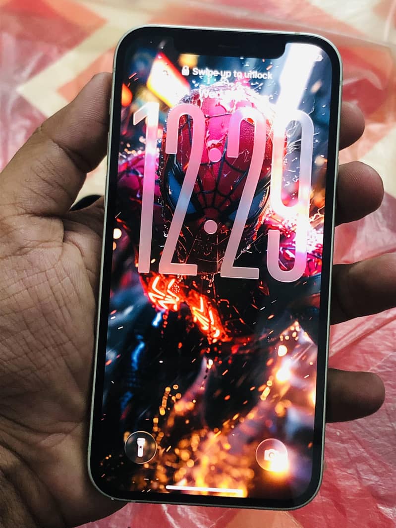 Apple iPhone 12 4