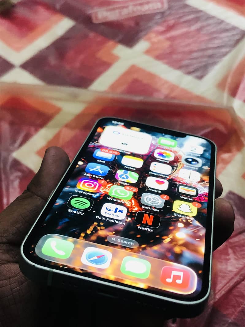 Apple iPhone 12 10