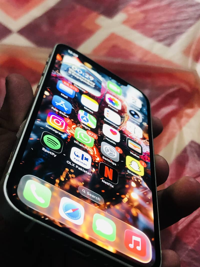 Apple iPhone 12 13