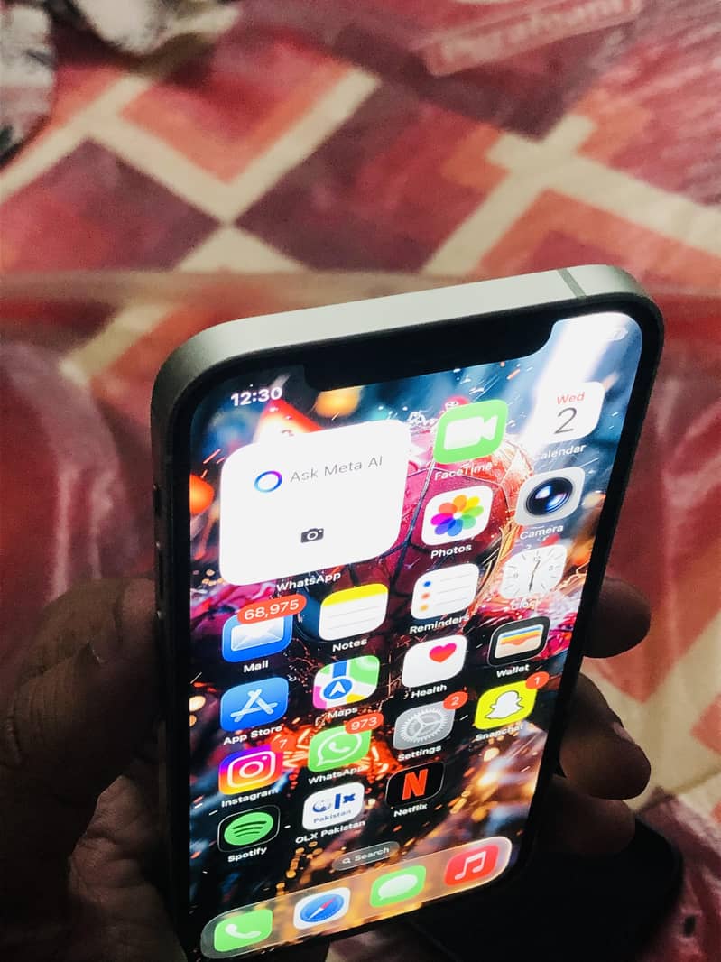 Apple iPhone 12 14