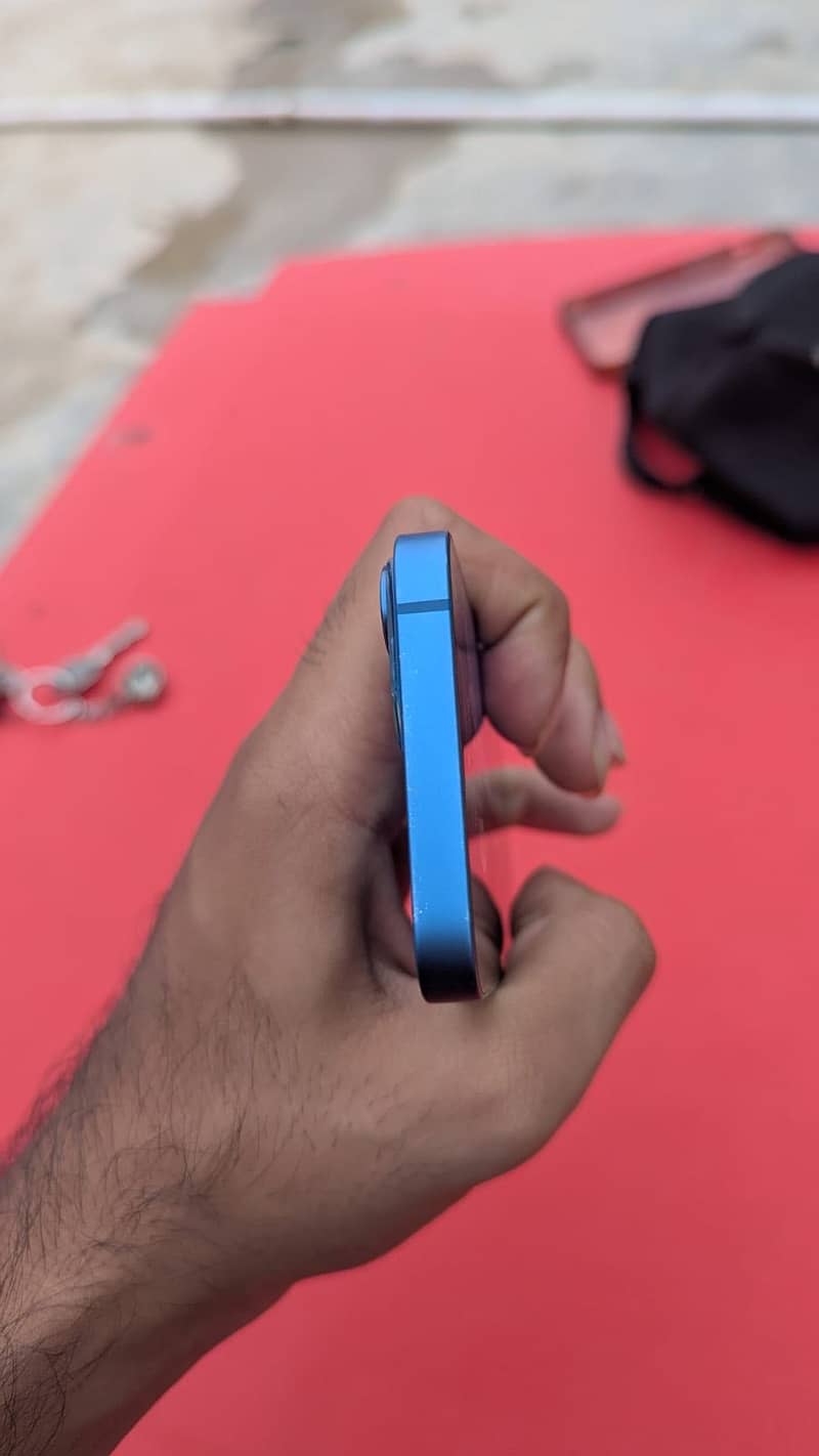 Apple iPhone 13 mini 1