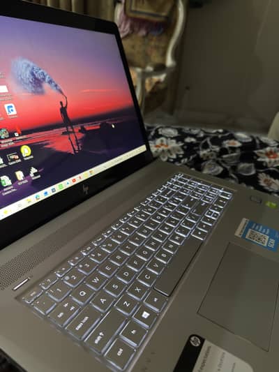 HP ENVY 17 inch touchscreen (i7 7 Generation)