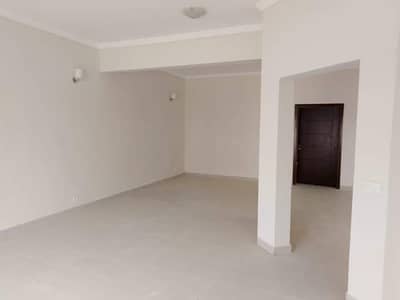 Brand New 3Bed villa near entrance available in Precinct 31