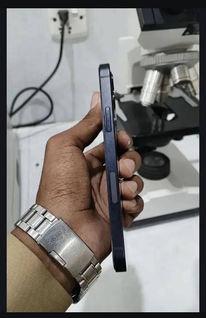 Apple iPhone 12 2