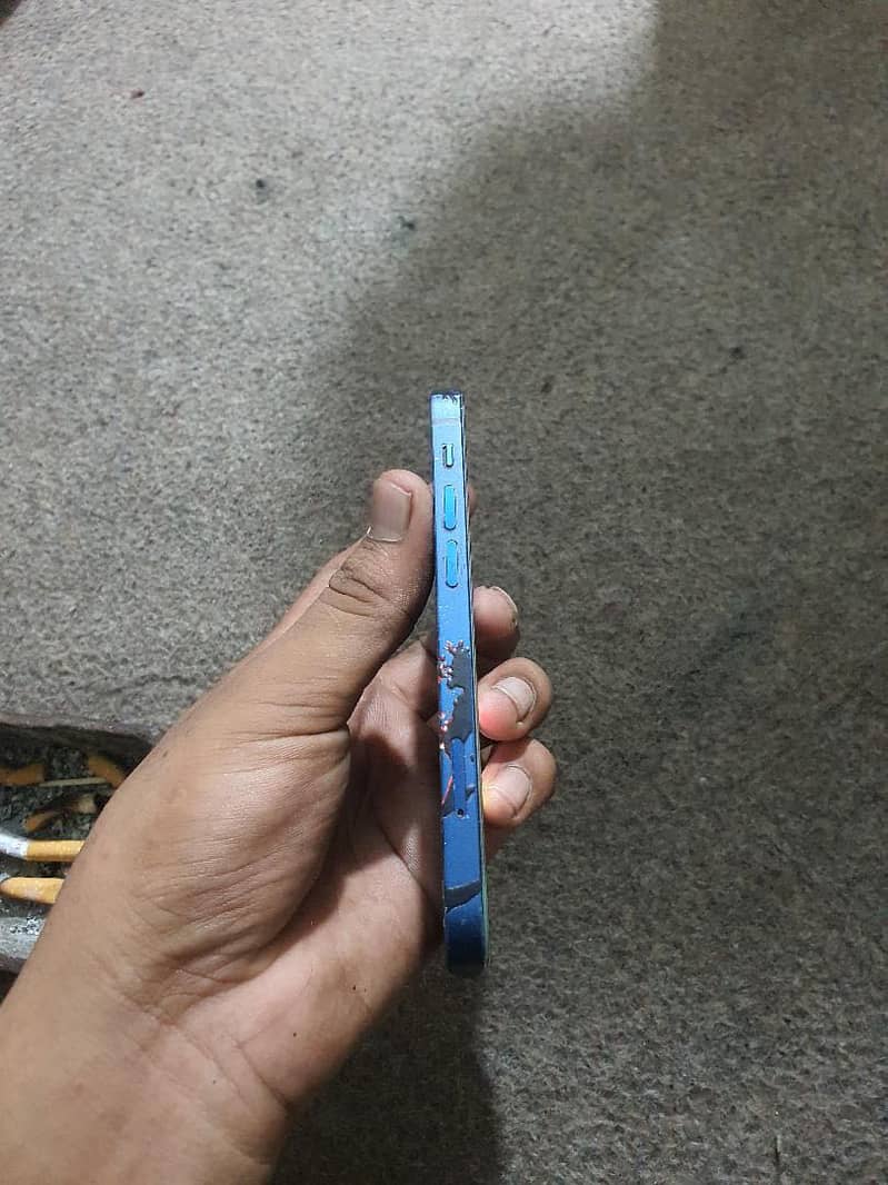 Apple iPhone 12 mini 4