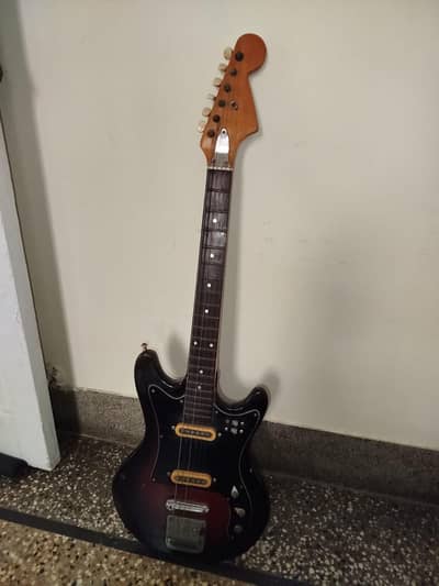 ELECTRIC GUITAR JAPANESE OLD MODEL