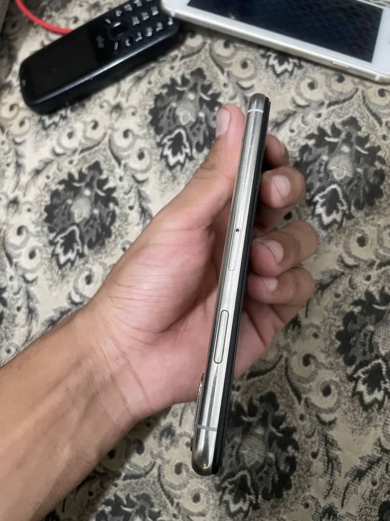 Apple iPhone X 2