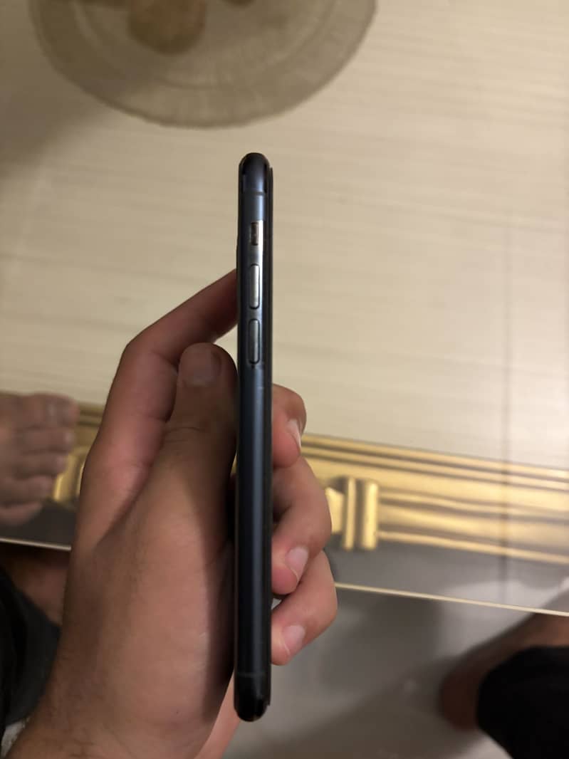 Apple iPhone 11 Pro 2