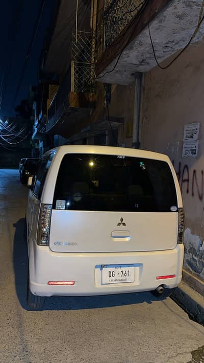 Mitsubishi Ek Wagon 2012