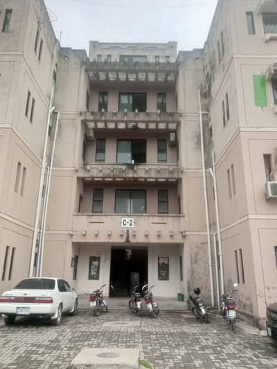 Un furnish room available in G11/3 PHA for job holder lady