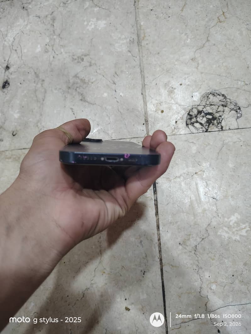 Apple iPhone 13 0