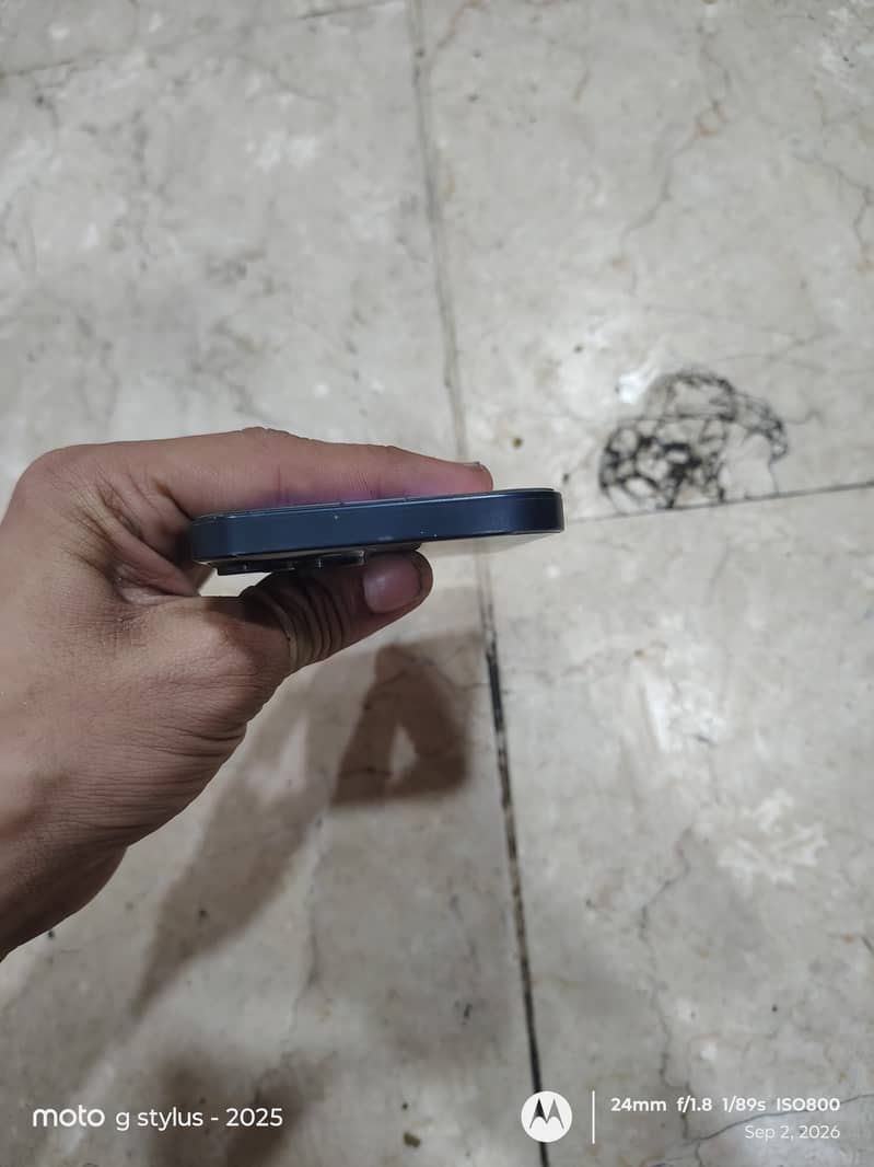 Apple iPhone 13 2