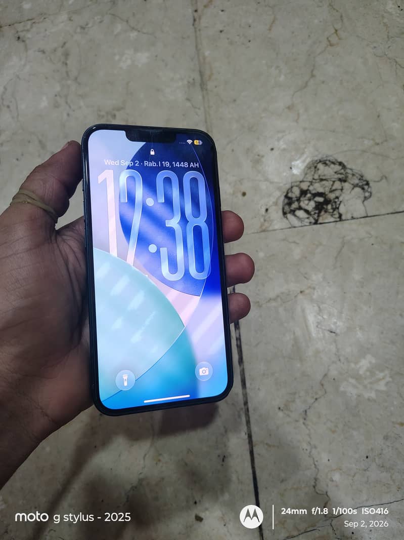 Apple iPhone 13 6
