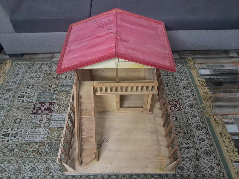 Wooden Cat House — photo 2