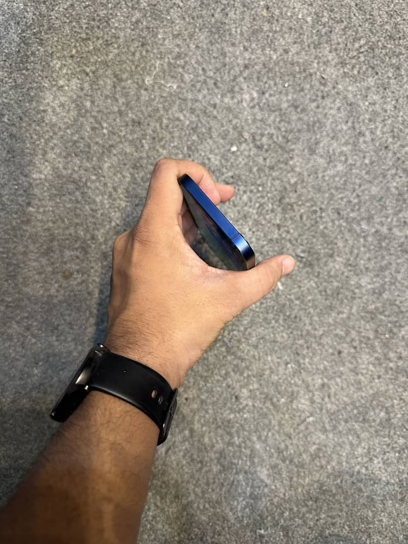 Apple iPhone 12 5