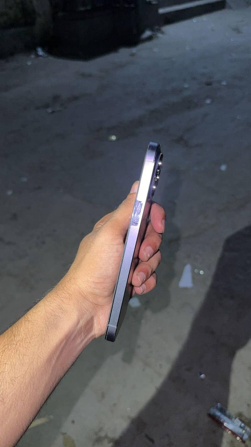 Apple iPhone 14 Pro Max 4