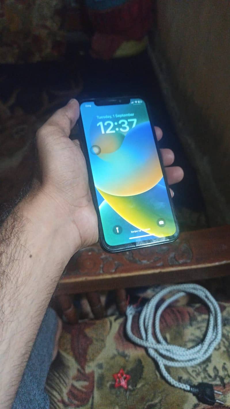 Apple iPhone X 3