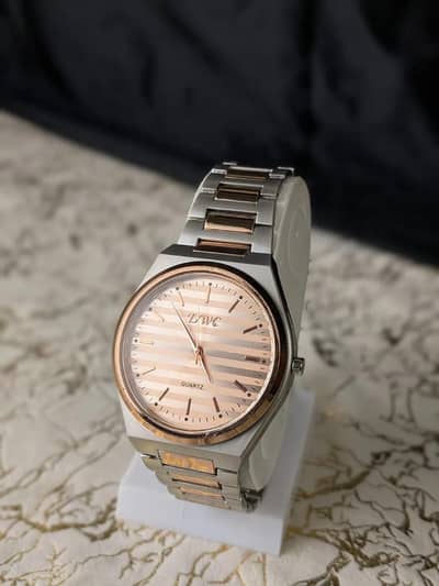 Men’s Comfort Fit Strap Watch
