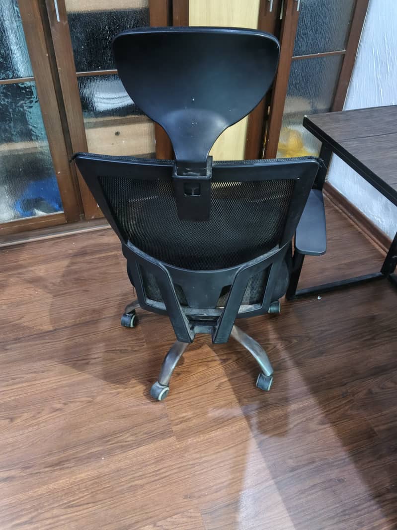 Computer Chair & Table 2