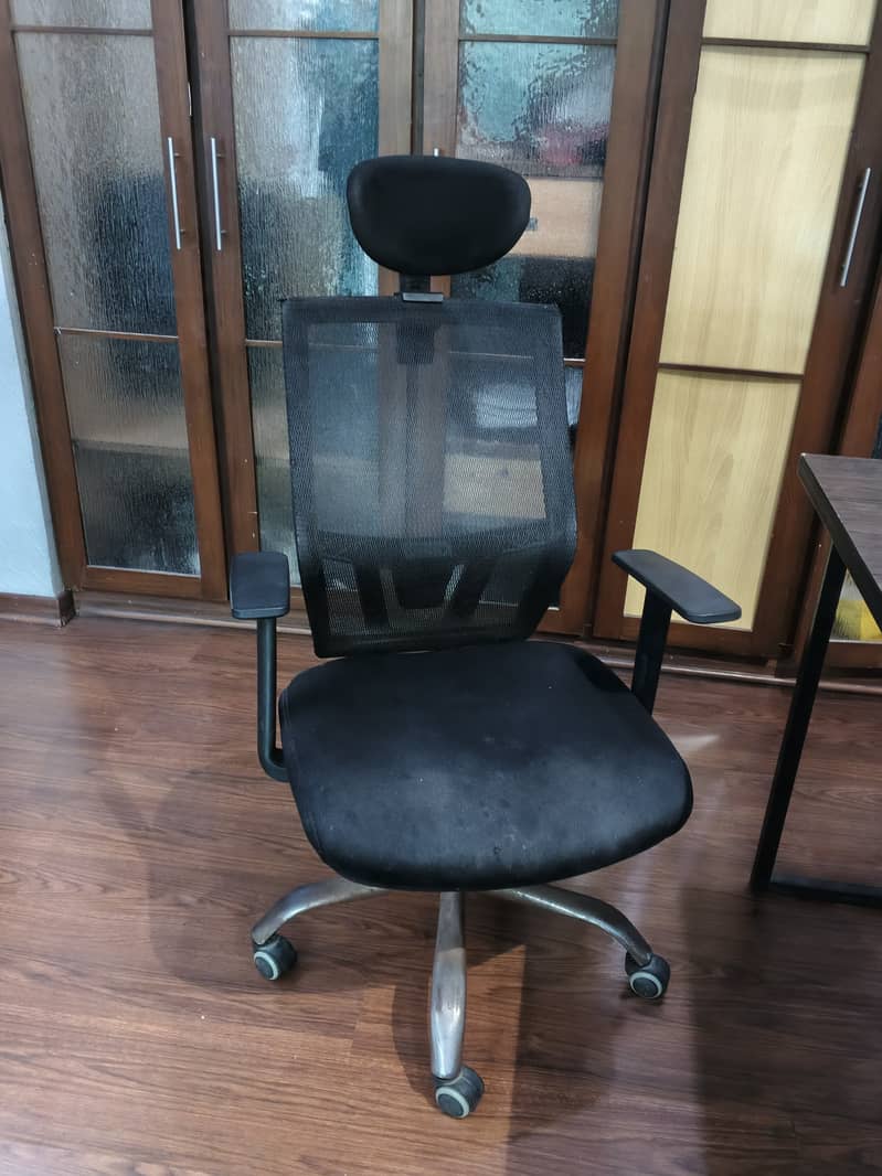 Computer Chair & Table 3