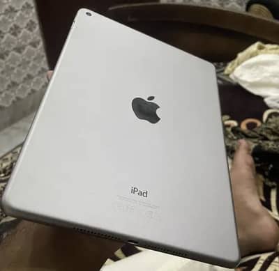 iPad Air 2 10/10 condition 03167916072 watsaap only