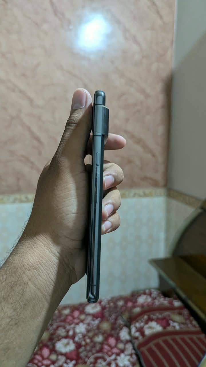Google Pixel 8 Pro 2