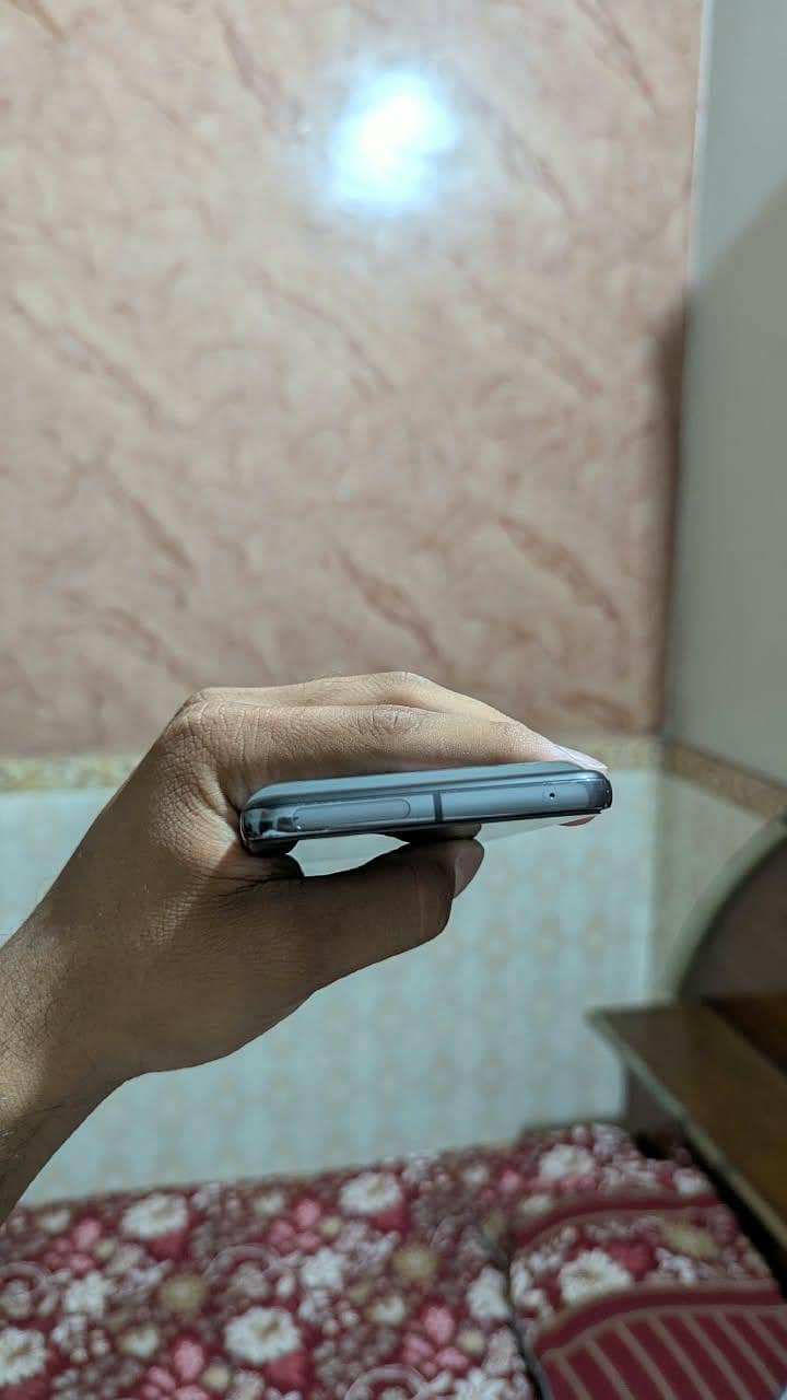 Google Pixel 8 Pro 4
