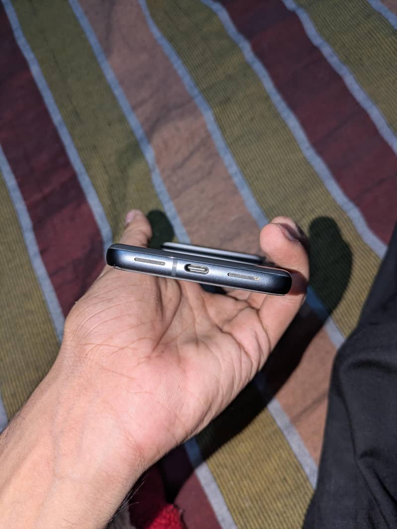Google Pixel 8 5