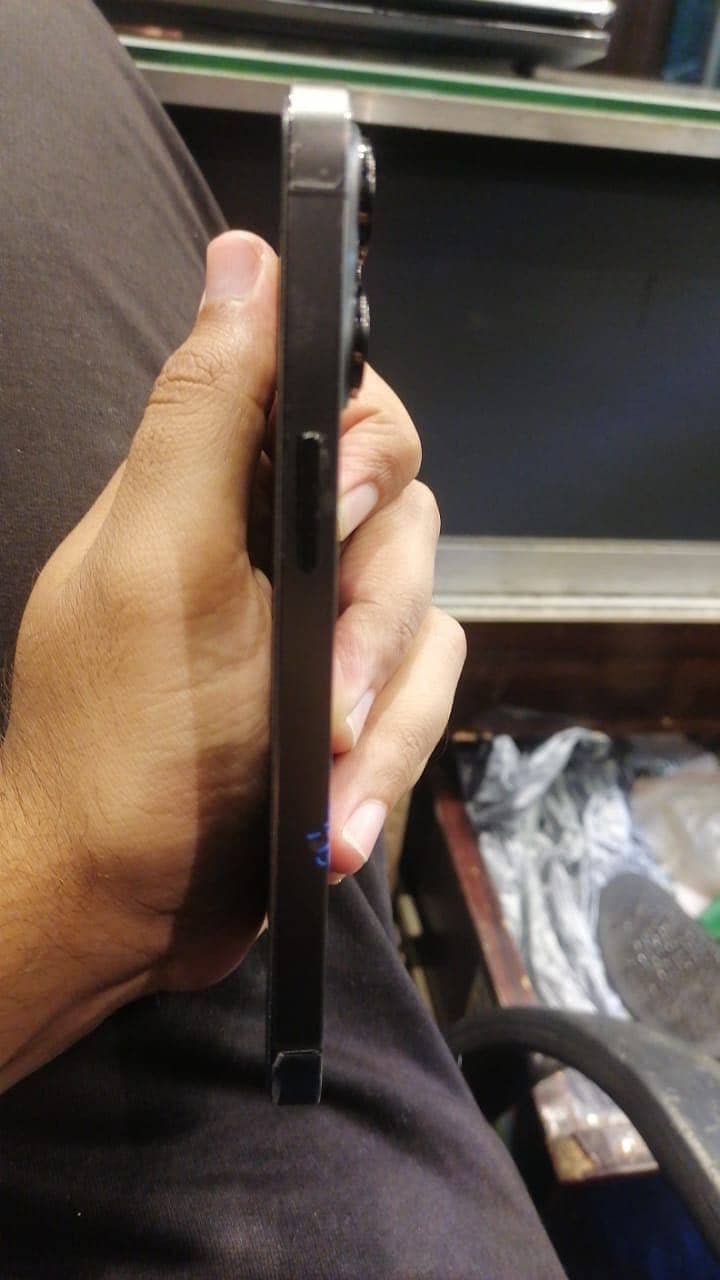 Apple iPhone 13 Pro 4