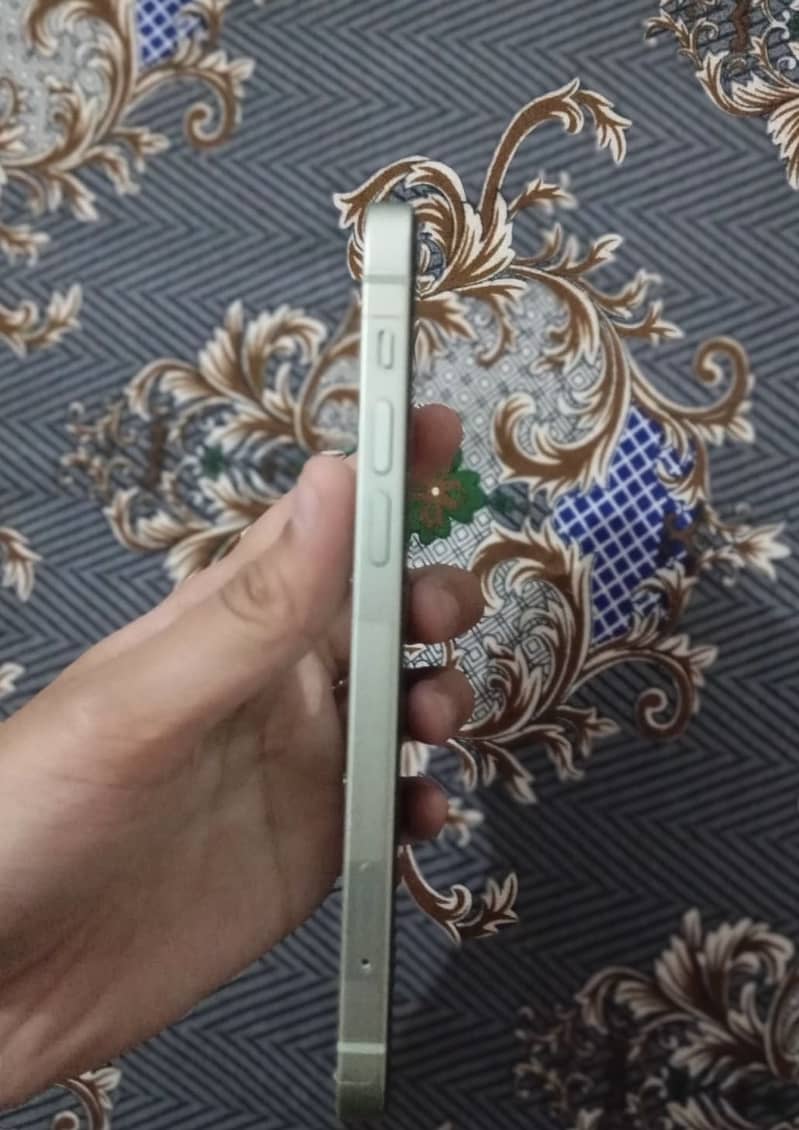 Apple iPhone 12 2