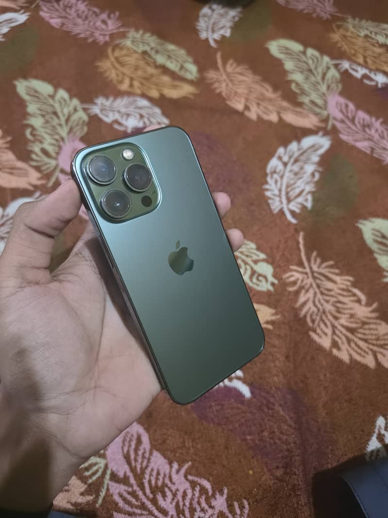 Apple iPhone 13 Pro 1