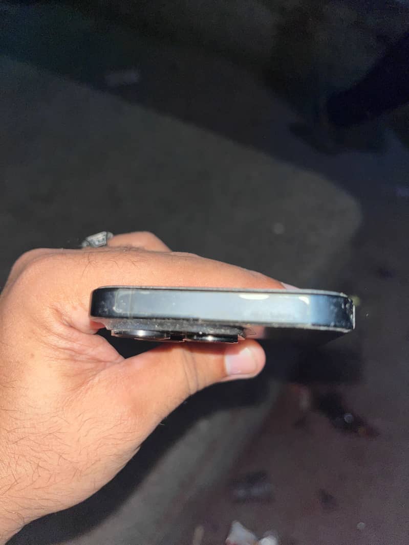 Apple iPhone 15 Pro 1