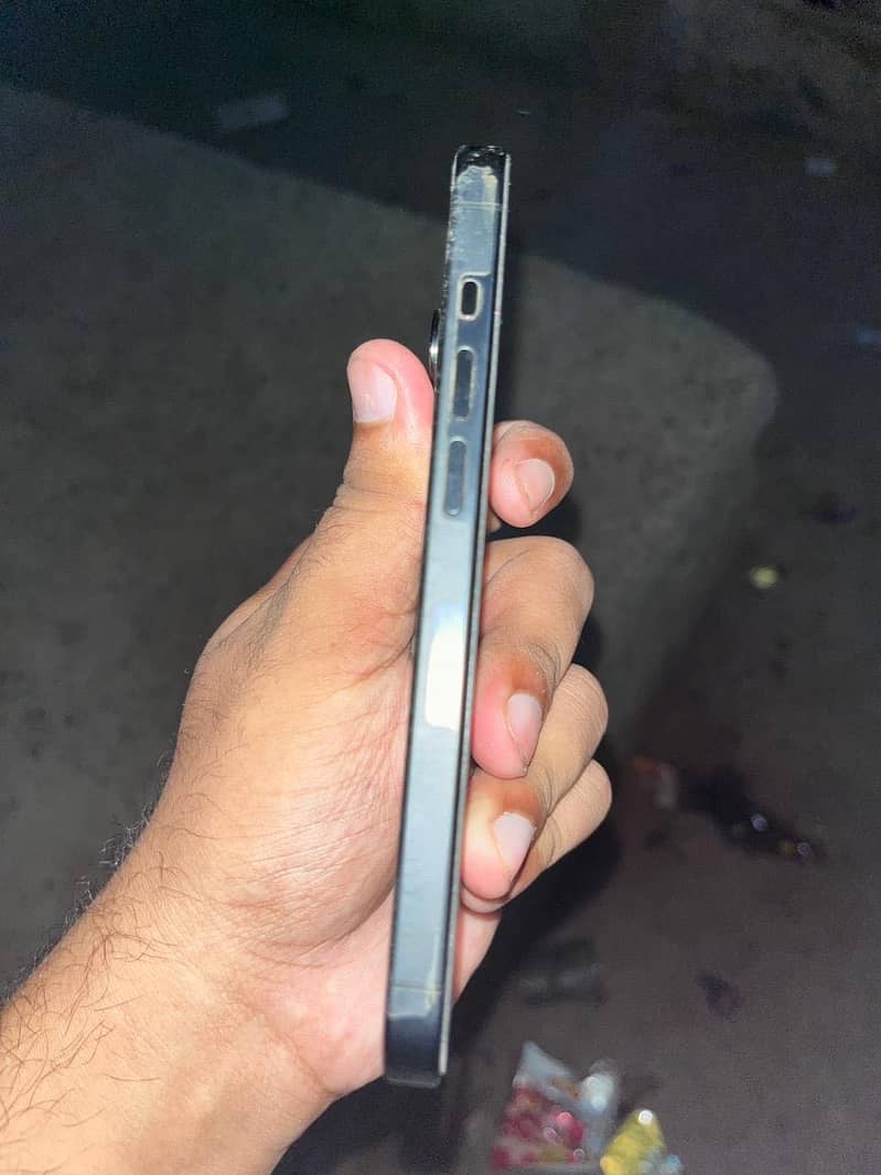 Apple iPhone 15 Pro 2