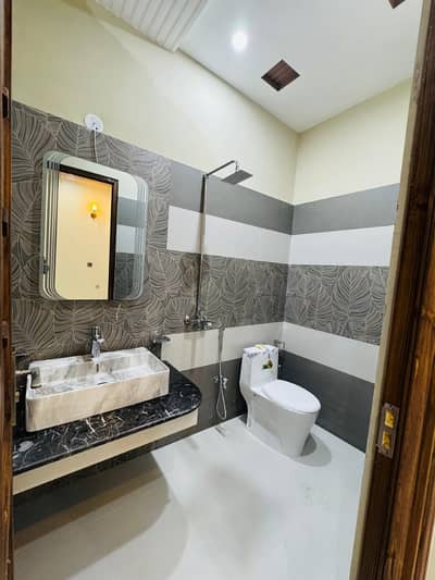 3.5 MARLA TRIPLE STOREY HOUSE AVAILABLE FOR RENT IN EDEN BOULEVARD NEAR MISSILE CHOWK COLLEGE ROAD LAHORE
