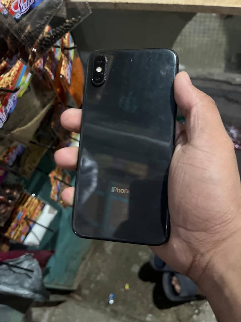Apple iPhone XS 5