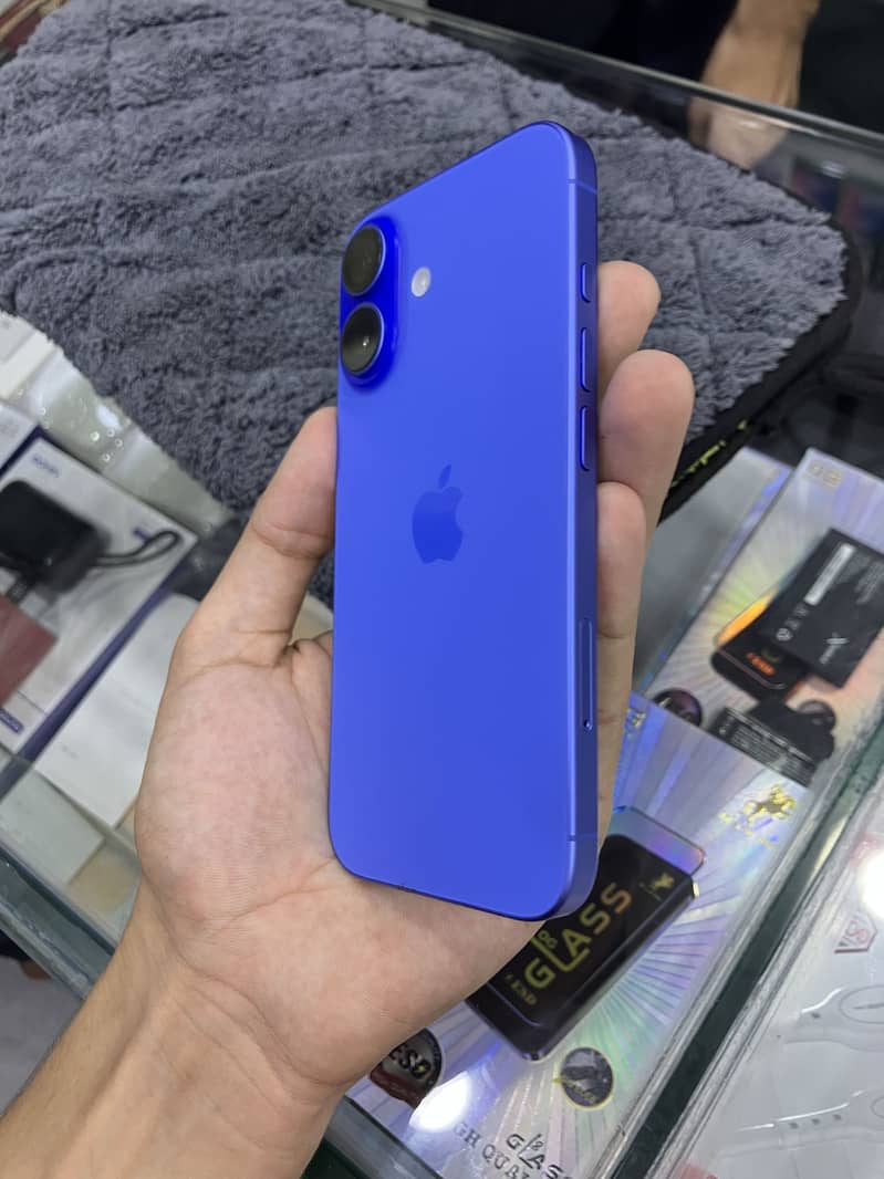 Apple iPhone 16 1