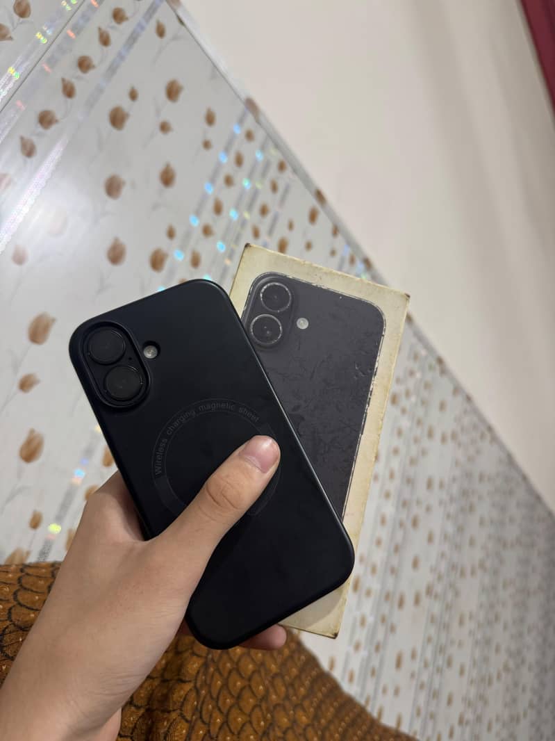 Apple iPhone 16 0