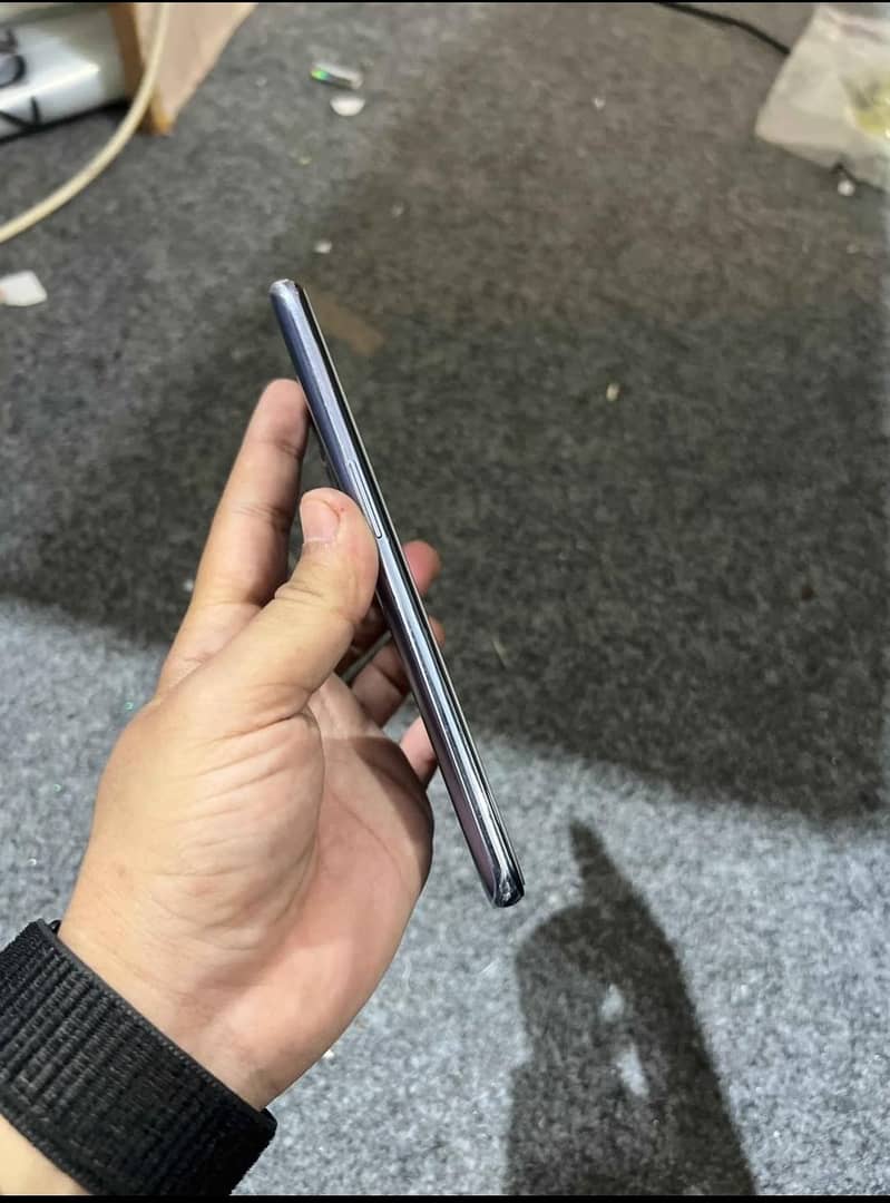 EXCHANGE POSSIBLE ONLY IPHONE 1