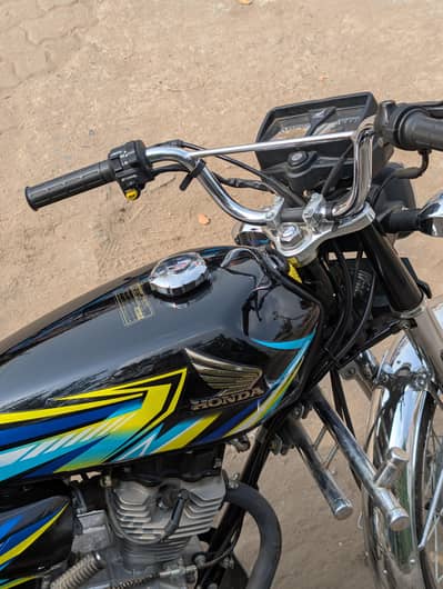 Honda CG 125 black color 2026 model