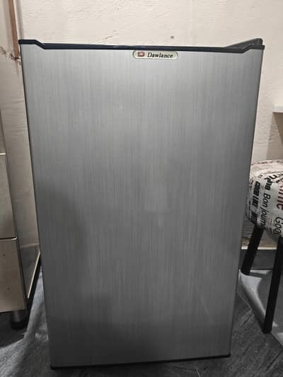 Room mini fridge
