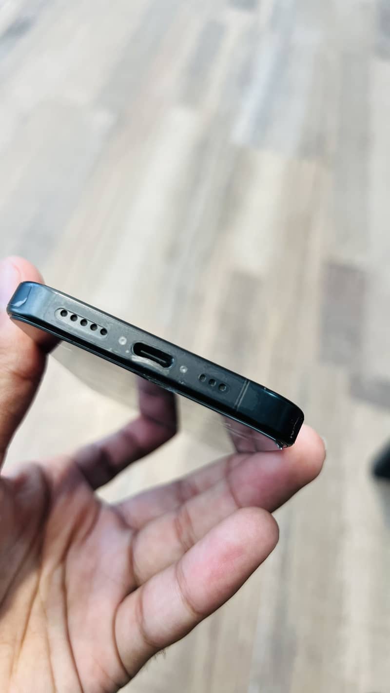 Apple iPhone 15 Pro 1