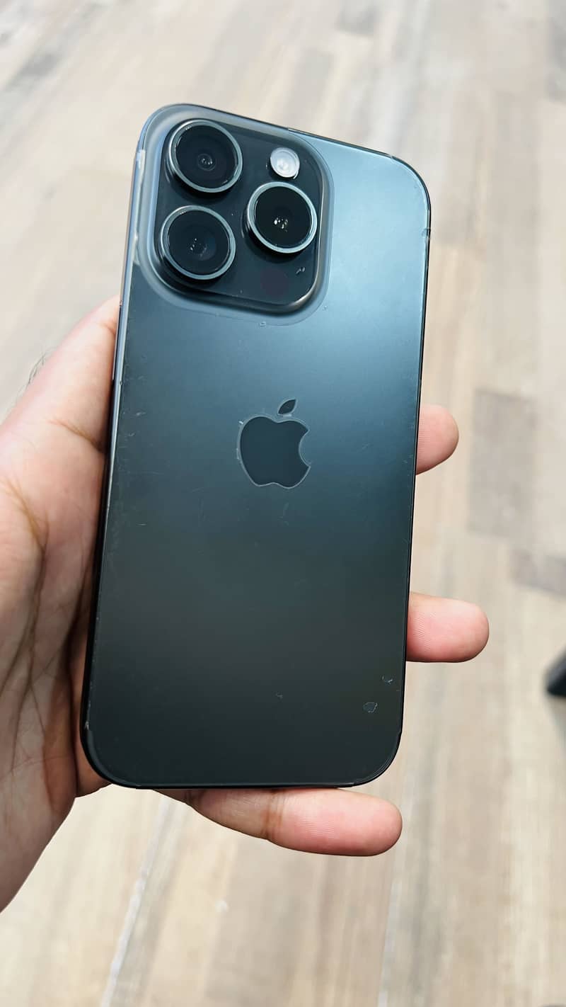 Apple iPhone 15 Pro 4