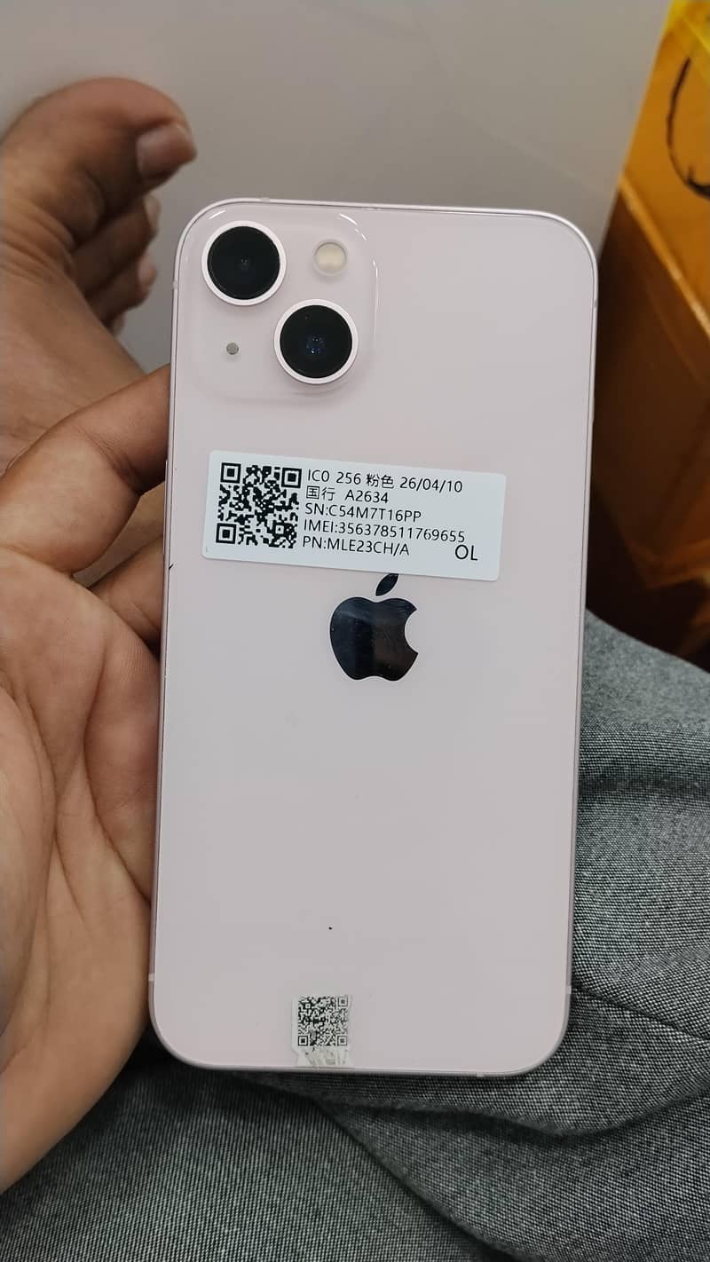 Apple iPhone 13 2