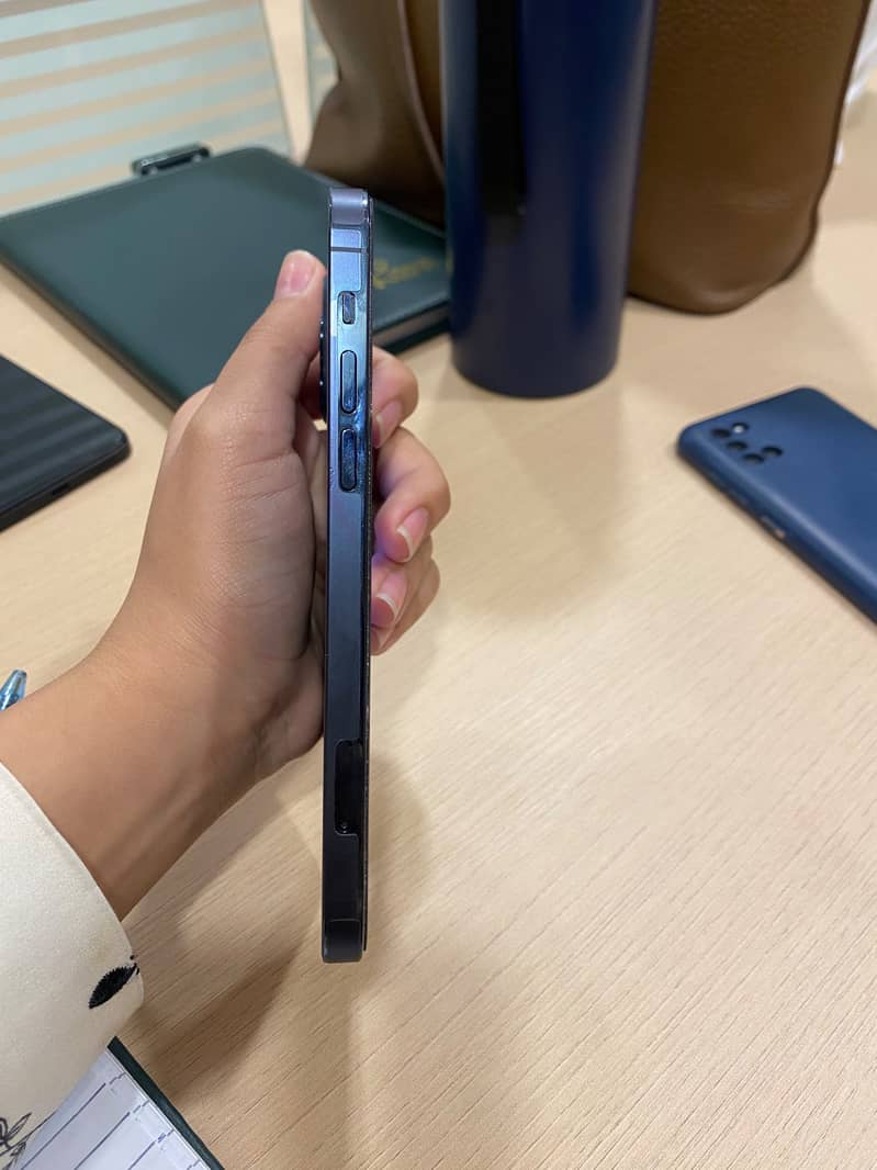 Apple iPhone 12 Pro 2