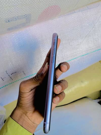 Apple iPhone 11h