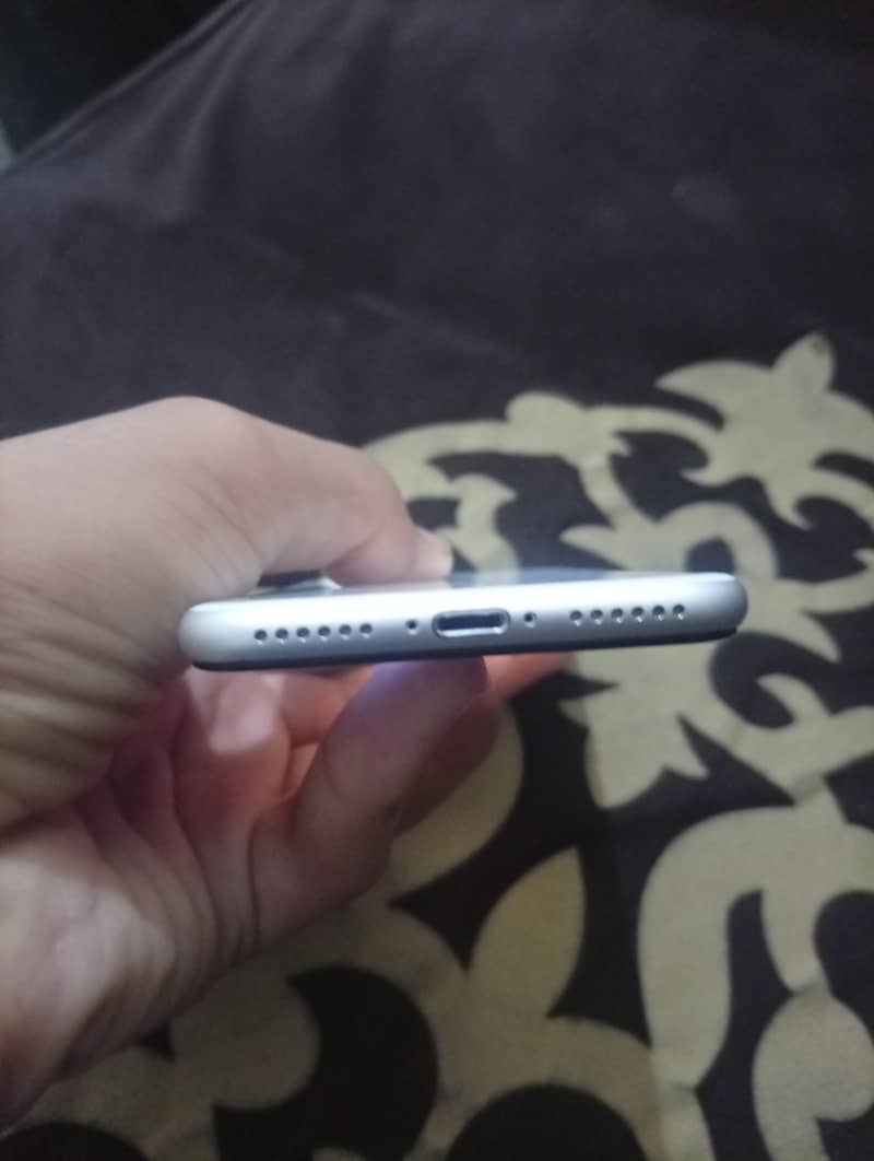 Apple iPhone SE 4