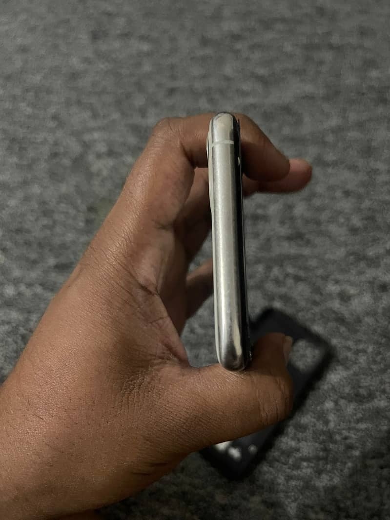 iPhone 11 Pro Max 3