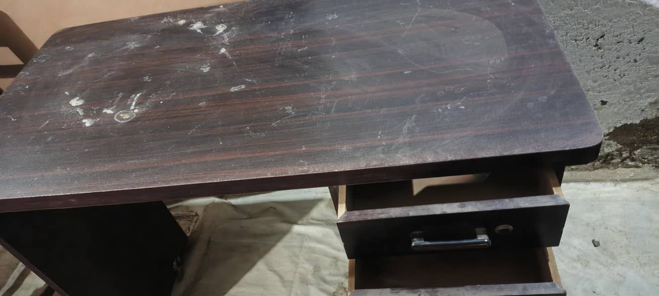 table and chairs 7