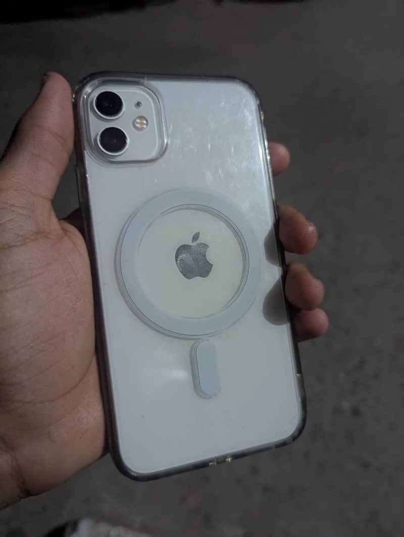Apple iPhone 11 0