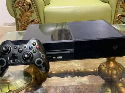 XBOX ONE 500GB 10/10 CONDITION
